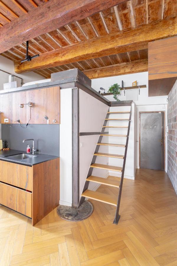 Sunny Stylish Spacious Loft In Old-Port Марсель Экстерьер фото